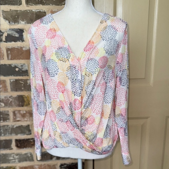 a.n.a A New Approach Pink Blue Yellow Pastel Dot Pattern Wrap Top Relaxed Fit PL - Picture 10 of 10